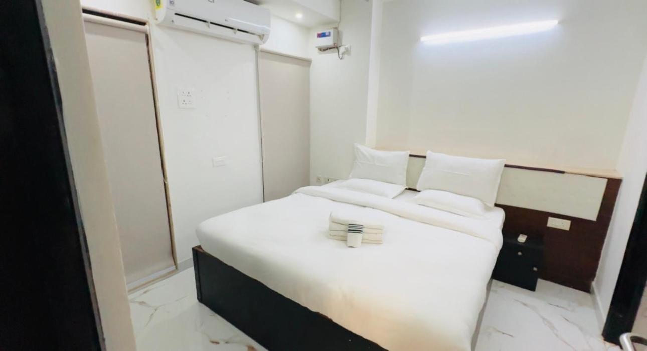 Starline * New Delhi
